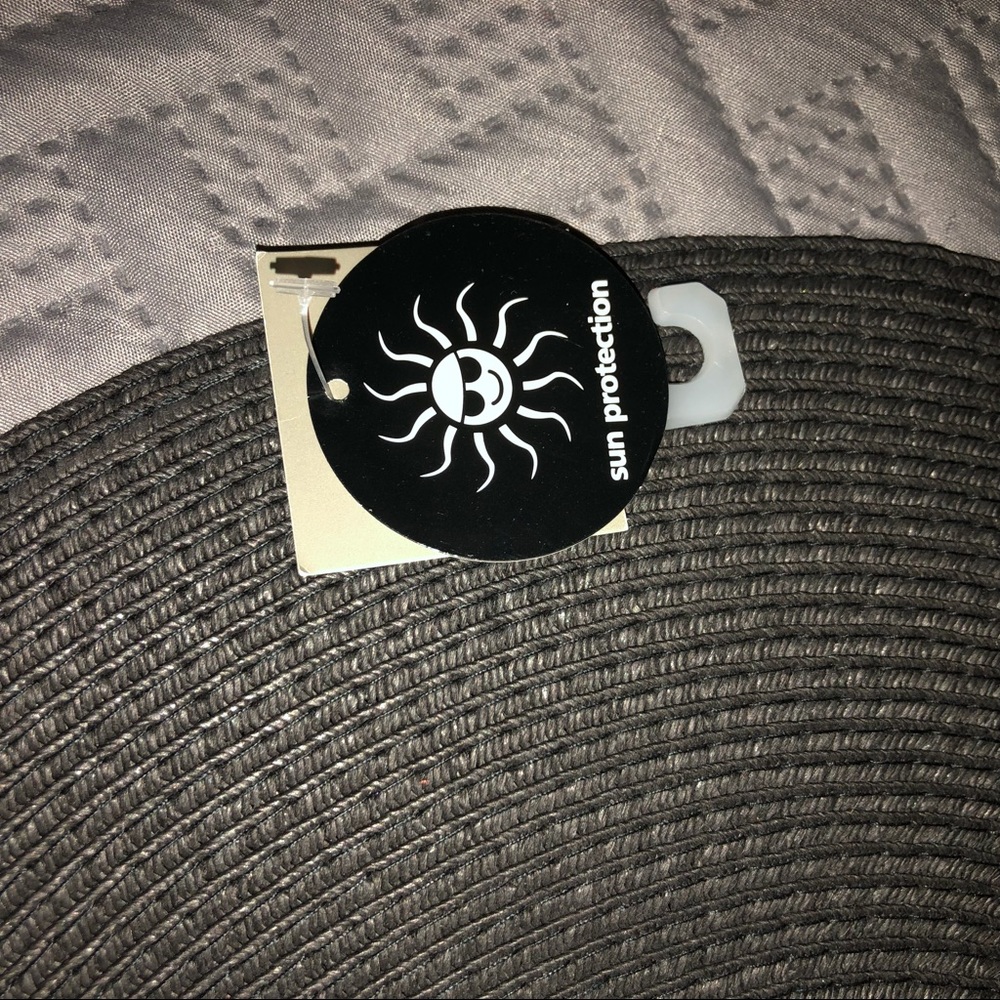 NWT Sun hat with ribbon accent - Picture 5 of 6